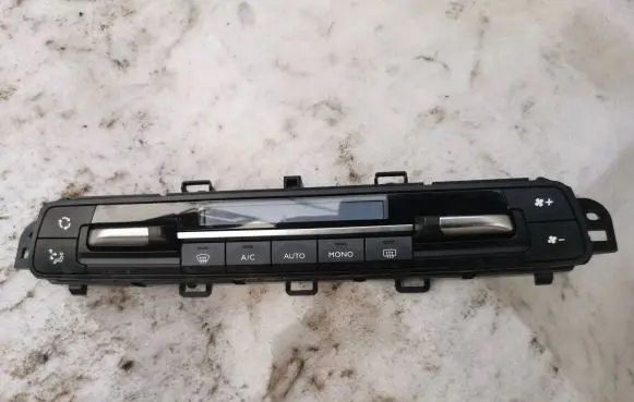 Opel Combo E Climate control unit 98075402ZD 20181025 35252701