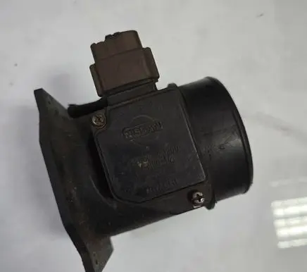 Nissan Primera Mass air flow meter 226802J200 6807 AFH7014