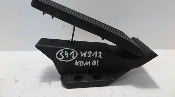 Mercedes-Benz E W212 Accelerator throttle pedal 