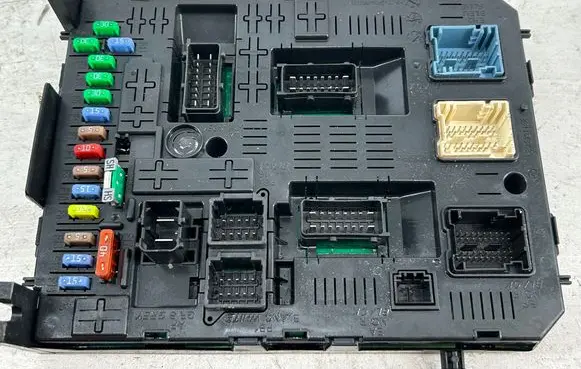 Peugeot RCZ Comfort/convenience module 966689538002