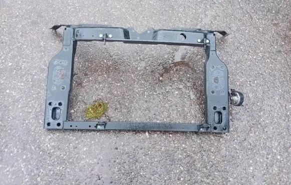 Fiat 500E Radiator support slam panel