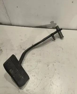 Chevrolet Suburban Brake pedal 33693