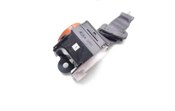 Toyota Land Cruiser (J120) Third row seat belt C70768
