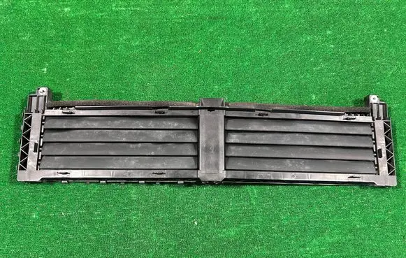 Mercedes-Benz GLA H247 Intercooler air channel guide A2478854600
