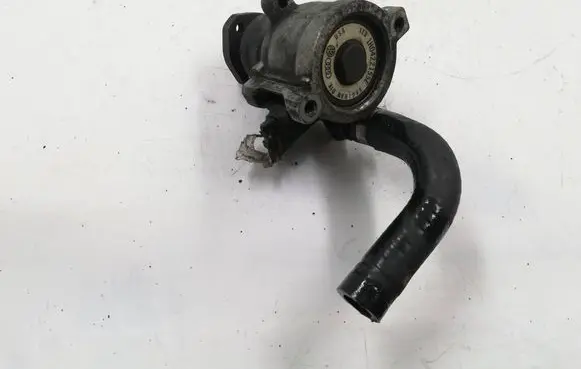 Volkswagen Polo III 6N 6N2 6NF Power steering pump 1H0422155E