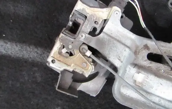 Renault Laguna I Front door lock