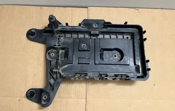 Volkswagen PASSAT CC Battery box tray 1K0915333 1K0915325B