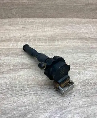 BMW 3 E46 High voltage ignition coil 1748017 11860