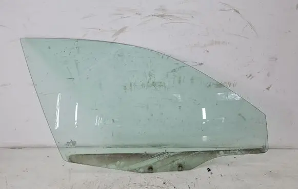 Mitsubishi Carisma Front door window glass four-door 43R000929
