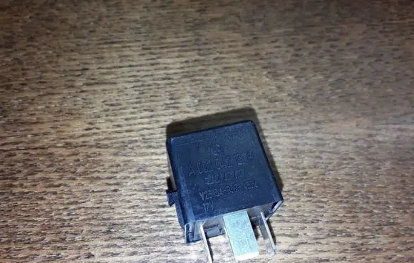 Mercedes-Benz B W245 Other relay V23134B52X336 A0025421319