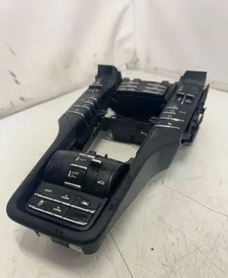 Porsche Cayenne (92A) Center console 174302
