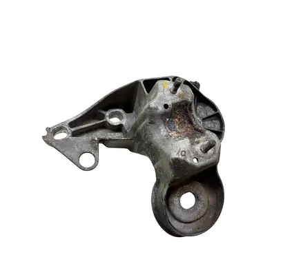Audi A6 S6 C6 4F Engine mounting bracket 4F0199352M
