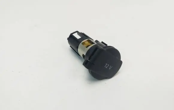 Volkswagen Tiguan 12 V Socket (front) 