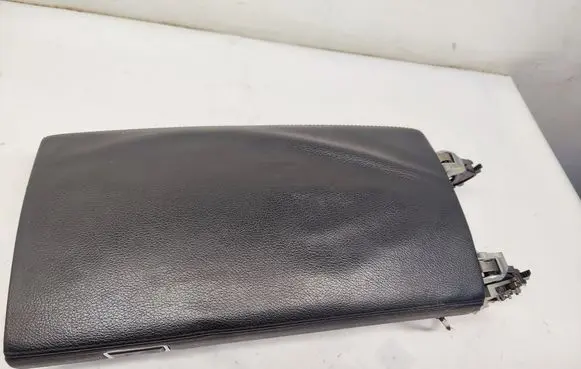 Mercedes-Benz S W221 Armrest A2218202715 P0109886
