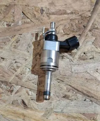 Ford Mustang VI Fuel injector JR3E9G929BB