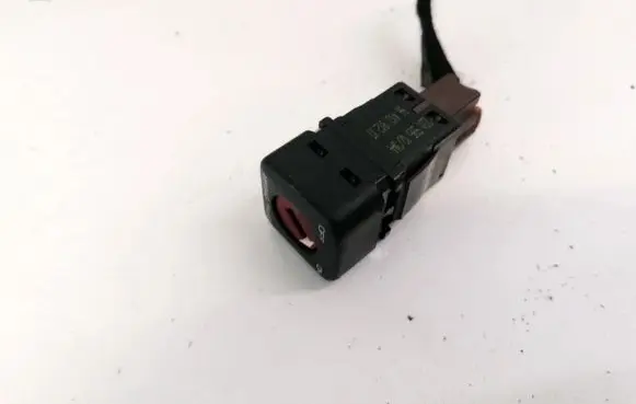 Passenger airbag on/off switch