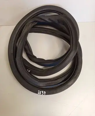Volkswagen Tiguan Front door rubber seal 5N0867911
