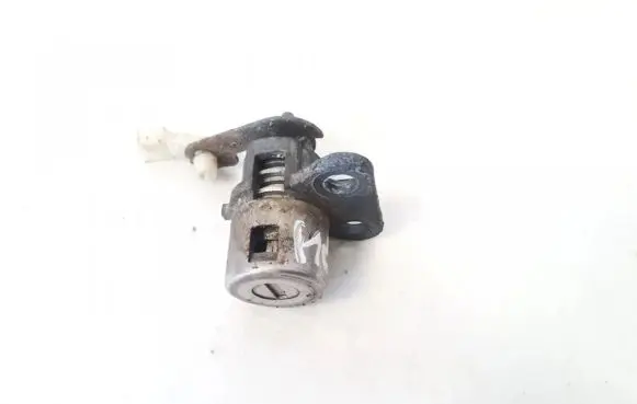 Chrysler Sebring (ST-22 - JR) Front door lock (next to the handle) 