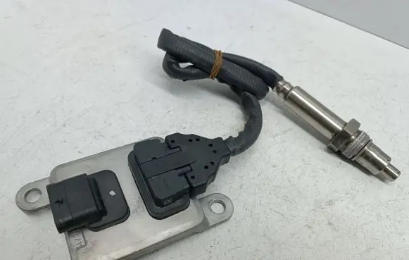 Mercedes-Benz C W205 Lambda probe sensor A0009051412 1908251407