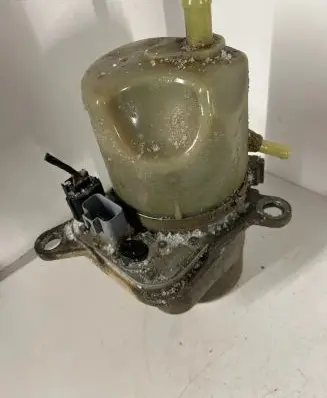 Volvo V50 Power steering pump 4N513K514 C6S4B