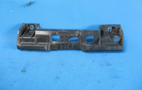 Mazda CX-7 Front bumper mounting bracket EH44-50151