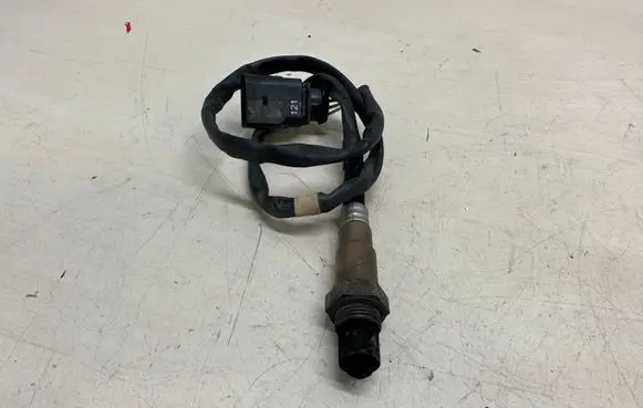 Volkswagen Touareg II Lambda probe sensor 06E906262D 0258010197
