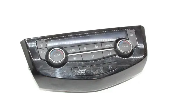Nissan Qashqai Interior fan control switch 275004EA0A