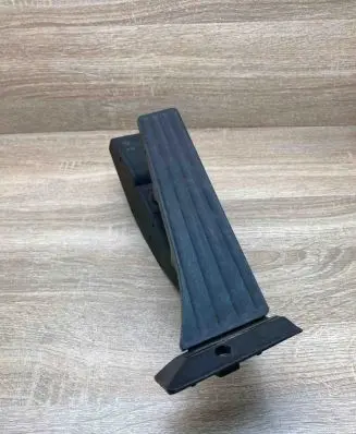BMW 5 E60 E61 Accelerator throttle pedal 6772645 25916010