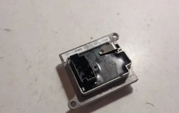 Mercedes-Benz S W220 Heater blower fan relay 2208209210 F011500038 003G111561