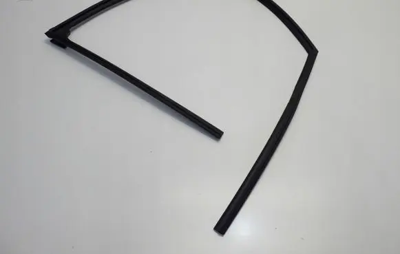 Hyundai Bayon Front door glass trim molding