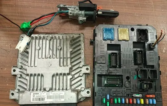 Peugeot 607 Engine ECU kit and lock set 5WS40379AT 9658198080 9648237680