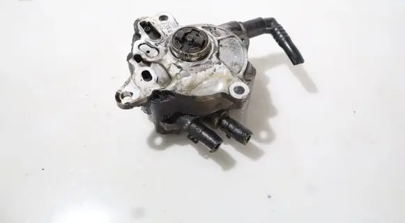 Volkswagen PASSAT B6 Vacuum pump