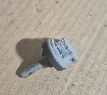 Audi A6 S6 C6 4F Interior temperature sensor 1J0907543A
