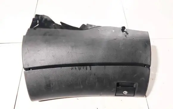 Glove box