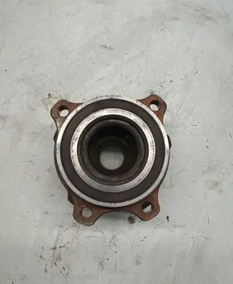 Audi Q7 4M Rear wheel hub 4M0407625B