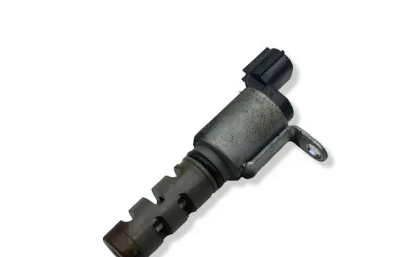 Lexus CT 200H Camshaft vanos timing valve 337010