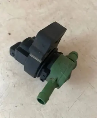 Mercedes-Benz C W203 Turbo solenoid valve 0004703893