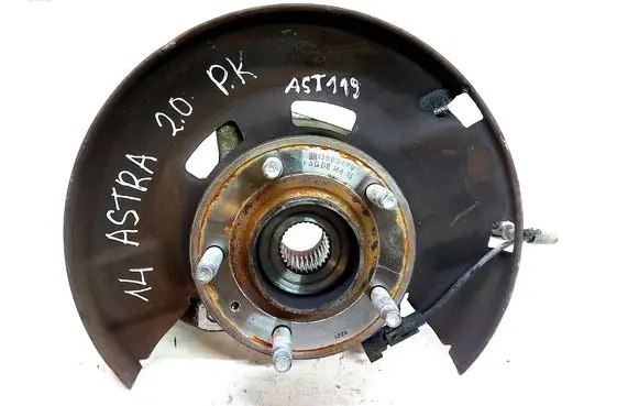 Opel Astra J Front wheel hub 13324458