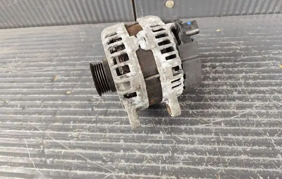 Mercedes-Benz CLA C117 X117 W117 Generator/alternator A0009063322