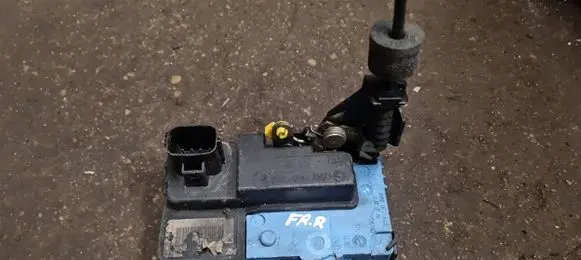 Volvo S60 Front door lock
