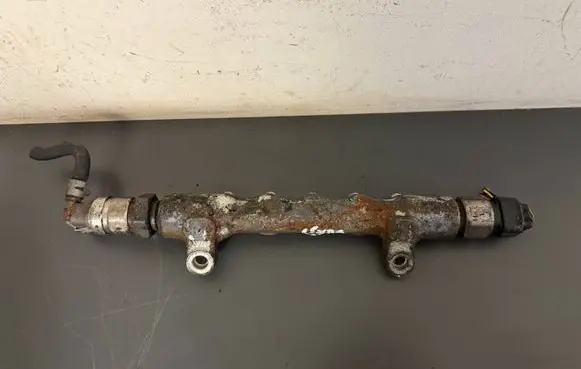 Toyota Corolla Verso AR10 Fuel main line pipe 89458