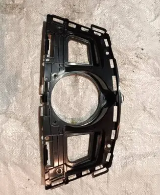 BMW 3 E92 E93 Dash center speaker frame 7123751