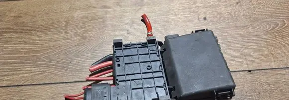 Audi A3 S3 8L Fuse module 1j0937550