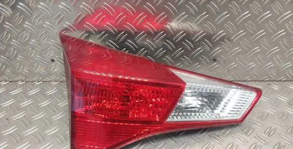 Toyota RAV 4 (XA40) Tailgate rear/tail lights 