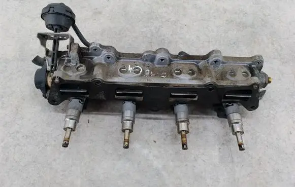 Skoda Octavia Mk2 (1Z) Fuel main line pipe 03C133204