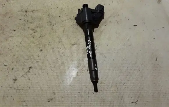 Volvo XC60 Fuel injector 31432836
