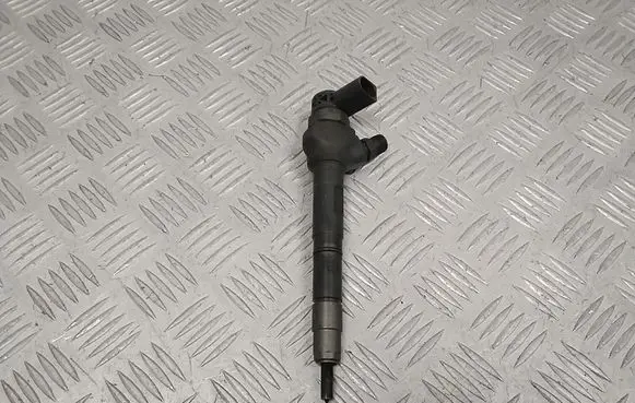 Volkswagen PASSAT B7 Fuel injector 03L130277J