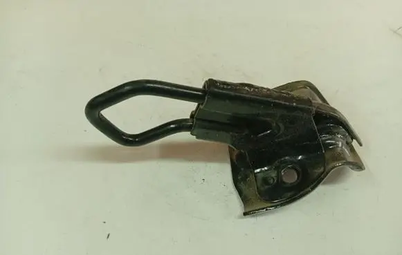 KIA Ceed Rear door lock loop/hook striker