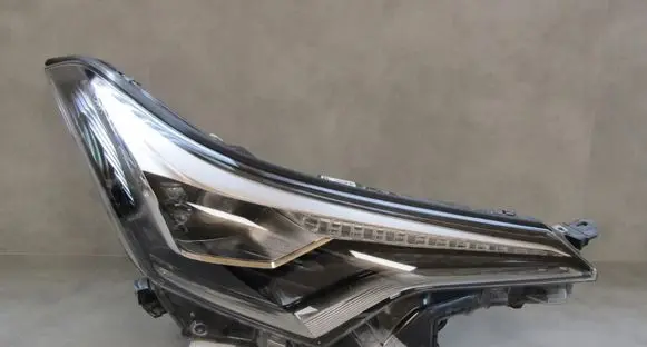 Toyota C-HR I Headlight/headlamp