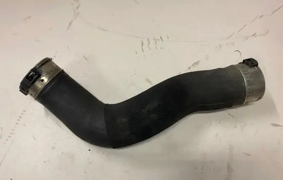 BMW 1 F20 F21 Intercooler hose/pipe 4742748 11279412
